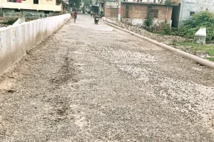 विकास के दावों की हकीकत : शहर के बीच बसे गांव जैसे हालात, मूलभूत सुविधाओं को तरसे वार्डवासी