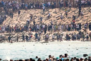 स्पेन-मोरक्को सीमा पर बड़ा घटनाक्रम: सेउटा से 50 हजार से अधिक प्रवासियों की स्वदेश वापसी, प्रशासन अलर्ट