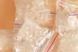 17 करोड़ रुपए की प्रतिबंधित नशीली दवाइयां जब्त : मौके से 3 तस्कर गिरफ्तार, वाहन जब्त