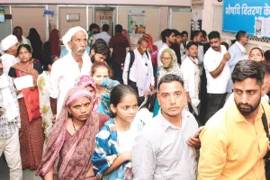 विश्व वरिष्ठ नागरिक दिवस : उम्र बढ़ने के साथ ही बुजुर्गो में बढ़ रहा बीमारियों का खतरा, महिलाओं और पुरुषों में अलग-अलग हैं स्वास्थ्य चुनौतियां