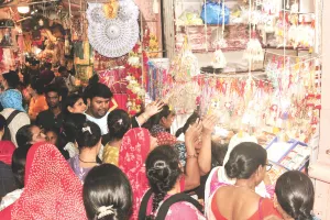 भाई-बहिन का स्नेह पर्व : सजा राखियों का बाजार, खरीदारी परवान पर