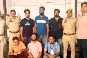 होटल के कमरे में सजती थी जुए की महफिल: 6 गिरफ्तार-होटल पर पहले भी अवैध गतिविधियों में हो चुकी है पुलिस कार्रवाई 