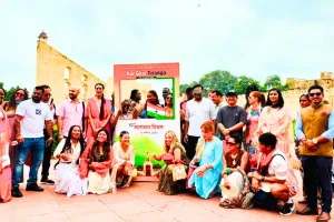 विदेशी इन्फ्लुएंसर्स ने जंतर-मंतर पर जताया उत्साह, ‘हर घर तिरंगा अभियान’ में 36 विदेशी सोशल मीडिया इन्फ्लुएंसर्स और कंटेंट क्रिएटर्स ने लिया हिस्सा