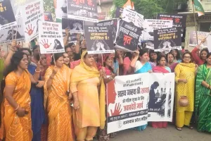 भाजपा सरकार की स्वास्थ्य नीतियों पर विपक्ष हमलावर, राजस्थान महिला कांग्रेस ने निकाली स्वास्थ्य व महिला सुरक्षा व्यवस्था की शवयात्रा