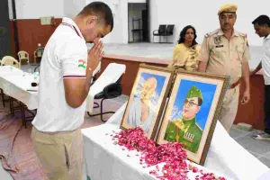 जयपुर पुलिस लाइन में शहीदों और महापुरुषों को श्रद्धांजलि, 300 पुलिसकर्मियों ने दो मिनट का मौन रखकर किया नमन