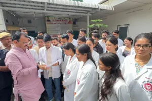 जयपुर में आयुर्वेद चिकित्सकों का बड़ा विरोध, 926 पदों पर पुनर्नियुक्ति का आदेश रद्द करने और नियमित भर्ती की उठी मांग