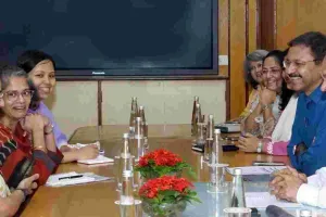 55 हजार करोड़ से अधिक की बाह्य सहायता प्राप्त परियोजनाओं की समीक्षा 