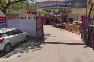 रिक्शा में सवार होकर जेब काट ले गए 50 हजार घाटगेट के पास वारदात, थैले लेकर बैठे दो युवकों पर जेब में चीरा लगाकर रुपए निकालने का आरोप 