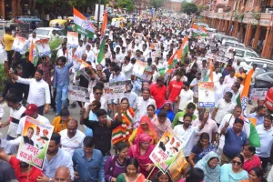 जयपुर में कांग्रेस का ‘जयपुर बचाओ मार्च’, सड़क-पानी-बिजली और ट्रैफिक को लेकर सरकार पर हमला; परकोटे में पैदल मार्च
