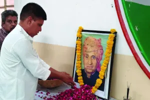 कांग्रेस ने मिर्धा को अर्पित की पुष्पांजलि, कांग्रेस नेता और कार्यकर्ता रहे मौजूद
