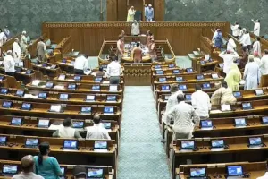 विद्यार्थियों पर पुलिस कार्रवाई की जवाबदेही तय करने की मांग : राम मंदिर में चढ़ावा चोरी की हो जांच, हंगामे के कारण लोकसभा की कार्यवाही दिन भर के लिए स्थगित