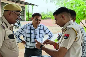 शराब पीने बुलाया, फिर साथी की कुल्हाड़ी से हमला कर हत्या