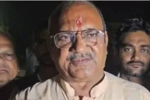 दतिया उपचुनाव: कांग्रेस की जीत पर धार में जश्न, आतिशबाजी कर बांटी मिठाई