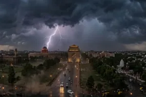 मौसम विभाग का बड़ा अलर्ट: उत्तर भारत में अगले कई दिनों तक भारी बारिश, आंधी-तूफान और बिजली गिरने की चेतावनी
