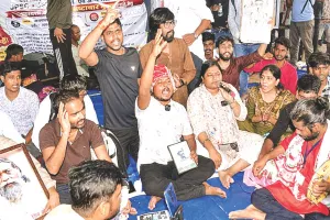 झारखंड में परीक्षा विवाद : छात्रों की मांगों पर सरकार से नहीं बनी पूरी सहमति, JPSC के तीनों सदस्यों का इस्तीफा