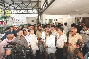 करणी सेना के प्रतिनिधिमंडल से वार्ता: दो मांगों पर सहमति, आंदोलन में मृतक आश्रित को नौकरी-मुआवजे पर बात, पुलिस अधिकारियों पर कार्रवाई जांच के बाद