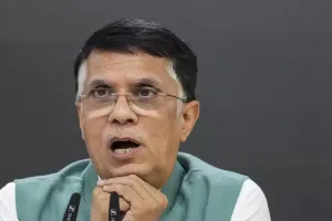 पवन खेड़ा का धामी सरकार पर हमला, बोले- अडानी के लिए टेंडर की 86 में से 84 शर्तें बदलीं 