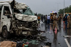 तेलंगाना: भीषण सड़क हादसे में 6 लोगों की मौत 12 अन्य घायल, CM रेड्डी जताया दुख