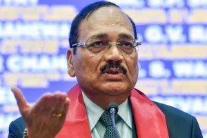 NALSAR विवाद पर सुप्रीम कोर्ट सख्त, CJI बोले- यह छात्रों और उनके बीच का मामला