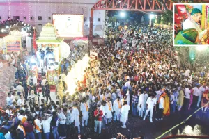 गणपति बप्पा मोरिया के जयघोष के साथ निकली शोभायात्रा, 80 से अधिक झांकियों का जुड़ा कारवां