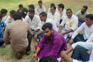 तीन वार्डों में मतगणना रुकी, निर्दलीय प्रत्याशियों ने दिया धरना