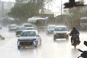 जयपुर में तेज बारिश के साथ गिरे ओले, एक इंच से ज्यादा पानी बरसा  