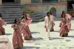 आमेर के गणेश पोल पर गूंजा एक्शन-कट : तमिल फिल्म की शूटिंग, गीत के दृश्यों के लिए कई रीटेक