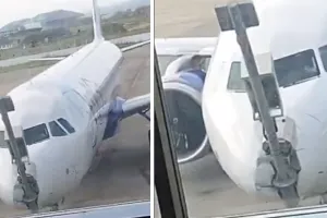 श्रीनगर एयरपोर्ट पर बड़ा हादसा: लैंडिंग के बाद IndiGo विमान का ब्रेक फेल, पार्किंग बे में पोल से टकराया; सभी यात्री सुरक्षित