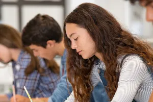 JEE एडवांस्ड में बड़ा बदलाव संभव: 2030 तक अडैप्टिव टेस्टिंग लागू करने पर IITs कर रहे तैयारी, कोचिंग निर्भरता घटाने पर जोर