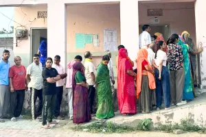 पुनर्मतदान में दोपहर तक 48 फीसदी तक पहुंची वोटिंग, वार्ड 34 के दोनों बूथों पर मतदान की रफ्तार रही धीमी