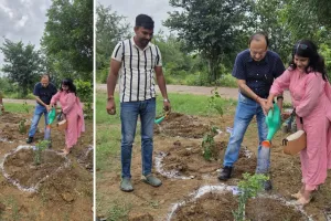 अभेड़ा बॉयोलॉजिकल पार्क में दैनिक नवज्योति ने किया पौधारोपण