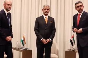 भारत-फ्रांस-यूएई की त्रिपक्षीय बैठक में पश्चिम एशिया पर चर्चा, अंतरिक्ष और एआई समेत सहयोग बढ़ाने पर बनी सहमति