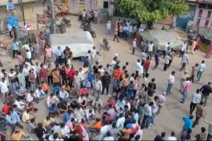 चाकूबाजी में घायल पर्यटक गाइड की इलाज के दौरान मौत, आर्थिक सहायता समेत आठ सूत्री मांगों को लेकर प्रदर्शन; एसएमएस अस्पताल की मोर्चरी में रखा शव