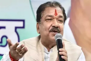 ऑनलाइन राजस्व सेवाओं में तेजी लाएं, लंबित मामलों का तत्काल करें निष्पादन : डॉ. दिलीप कुमार जायसवाल