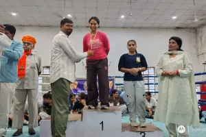 जिला स्तरीय बॉक्सिंग प्रतियोगिता में AKG अकादमी का शानदार प्रदर्शन, महक सिंघल ने जीता स्वर्ण, फैजान-गोरांशी को कांस्य