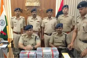 पूर्णिया में पुलिस की बड़ी कार्रवाई: हथियार तस्करी का भंडाफोड़, पांच देसी कट्टे और 11 कारतूस के साथ दो संदिग्ध गिरफ्तार