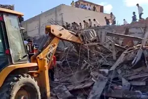 हरियाणा में गिरी निर्माणाधीन 3 मंजिला इमारत : पिछला हिस्सा अचानक ढहने से 6 लोगों की मौत, रेस्क्यू ऑपरेशनी में जुटी टीमें