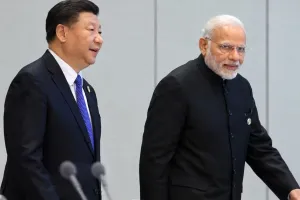 BRICS समिट में हिस्सा लेने के लिए दिल्ली पहुंचे जिनपिंग, मोदी के साथ करेंगे द्विपक्षीय बैठक