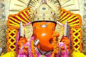गणेश चतुर्थी की तैयारियां अंतिम चरण में : मंदिरों में सजावट का काम तेज, श्रद्धालुओं के लिए किए जा रहे आवश्यक इंतजाम