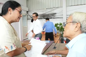 लंबित शिकायतों पर रेखा गुप्ता सख्त, बोलीं- जनता को कार्यालयों के न लगवाएं चक्कर