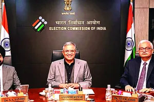 कैबिनेट सचिव को लिखे पत्र का किसी नीति से संबंध नहीं, चुनाव आयोग ने कहा- सर्वसम्मति से लिया गया था एसआईआर का फैसला