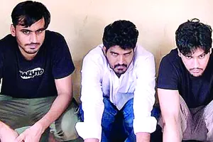 म्यूल खातों से ठगी करने वाले गिरोह के 3 आरोपी गिरफ्तार, थाईलैंड की विदेशी मुद्रा और स्कॉर्पियो बरामद