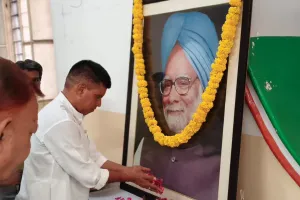 डॉ. मनमोहन सिंह की जयंती पर पुष्पांजलि कार्यक्रम, बड़ी संख्या में कांग्रेस नेता और कार्यकर्ता रहे मौजूद