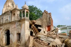 पाकिस्तान में 100 साल पुराना मंदिर तोड़े जाने पर भारत में आक्रोश, हिंदू संगठनों ने प्रदर्शन कर पाक सरकार के खिलाफ जताया विरोध