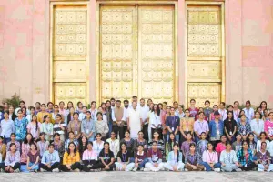 महारानी महाविद्यालय की छात्राओं ने किया विधानसभा का भ्रमण, देवनानी ने पूछा- कौन बनेगा विधायक? 