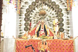 शारदीय नवरात्र : घटस्थापना के साथ देवी का आह्वान, शिला माता के दरबार में उमड़ी आस्था