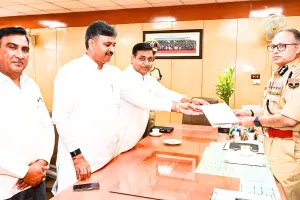 निकाय चुनाव में पुलिस की भूमिका पर कांग्रेस ने डीजीपी को सौंपा ज्ञापन, निष्पक्ष जांच की मांग