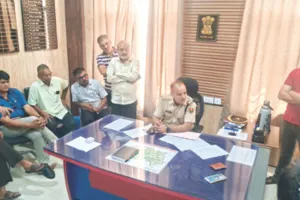 आरएसएस के जिला प्रचारक के साथ पुलिस की मारपीट : अभद्रता मामले ने पकड़ा तूल, 6 पुलिसकर्मी सस्पेंड