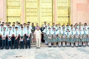 विधानसभा अध्यक्ष ने विद्यार्थियों से किया संवाद, शिक्षा और अनुशासन के साथ राष्ट्र प्रथम की भावना अपनाने का दिया संदेश