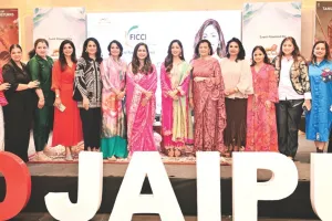 गुलाबी शहर में गुलाबी सूट पहनकर पहुंचीं यामी गौतम, बोलीं...‘नई नवेली’ डरावनी नहीं, पूरे परिवार की फिल्म